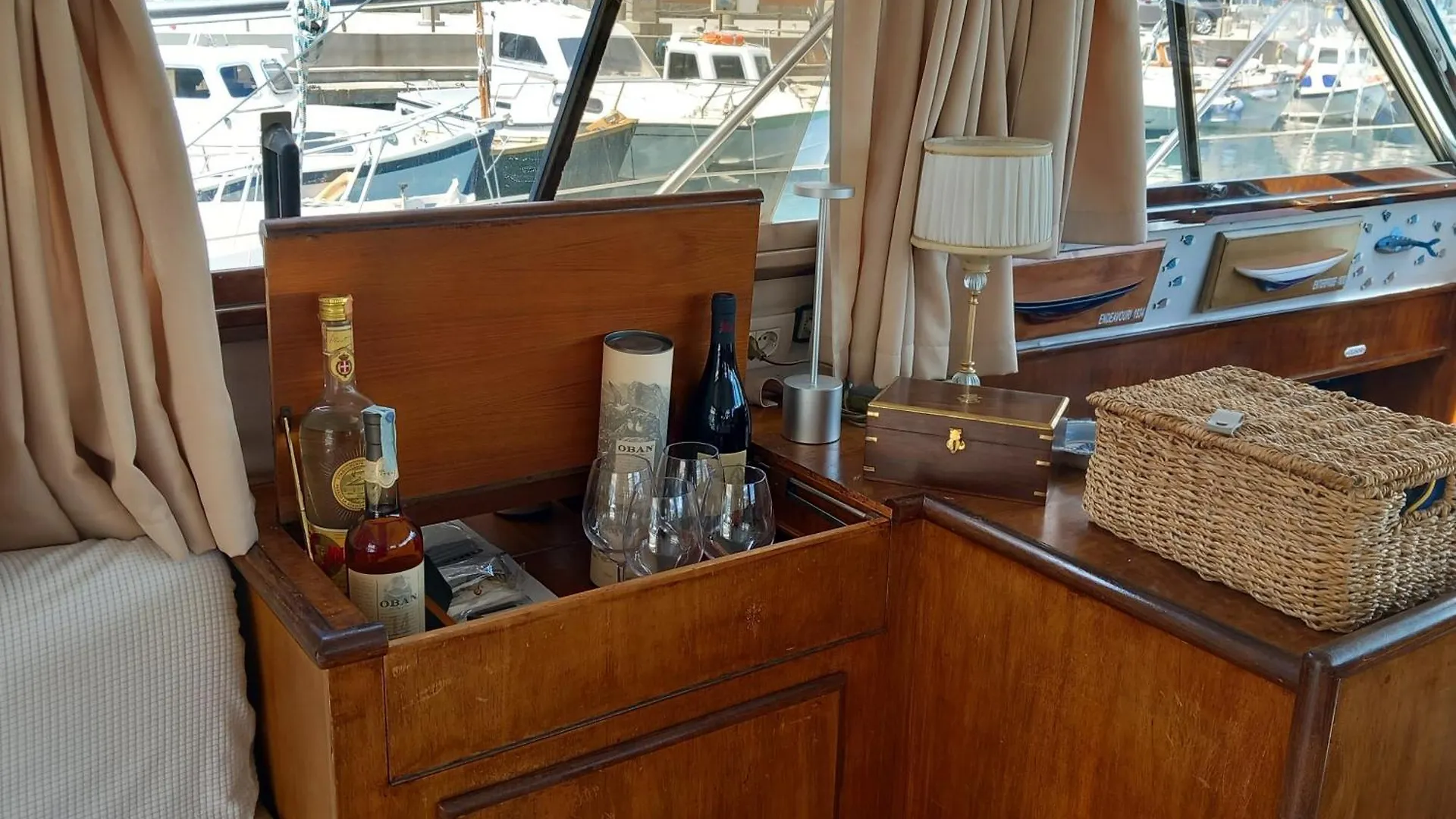 Relax In Barca, Cena, Aperitivo, Private Party- Fairline 43 Hotel Arenzano Botel