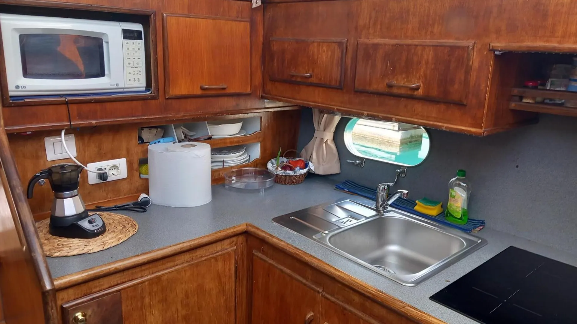 Relax In Barca, Cena, Aperitivo, Private Party- Fairline 43 Hotel Arenzano Italy