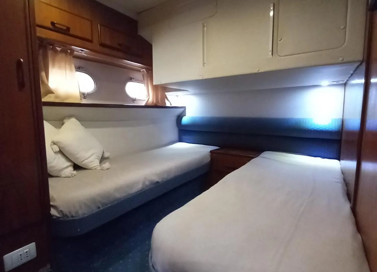 Relax In Barca, Cena, Aperitivo, Private Party- Fairline 43 Hotel Arenzano